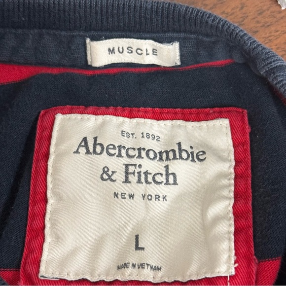 Abercrombie & Fitch Men's Navy and Red Striped Long Sleeve Shirt. Size large - Picture 6 of 7